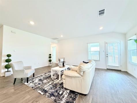 598 Gladiola Loop Kyle TX 78640