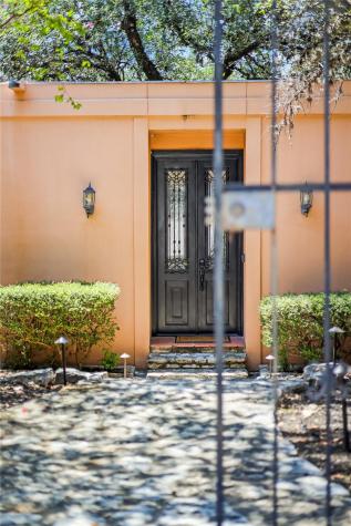 18703 Lakeland Drive Point Venture TX 78645