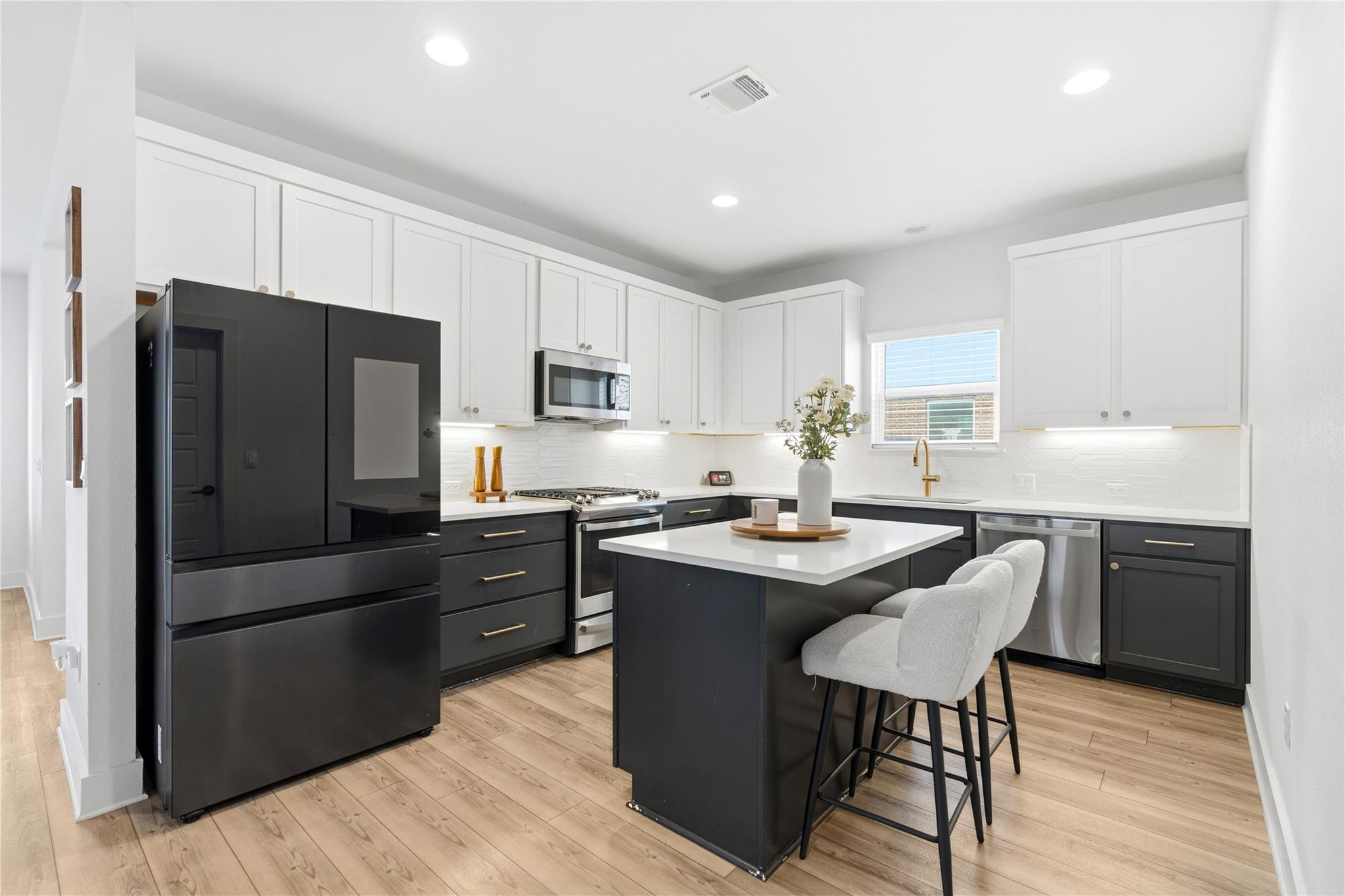 9115 Looksee Lane Austin TX 78744