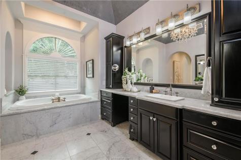 4207 Tuscany Court Bryan TX 77802