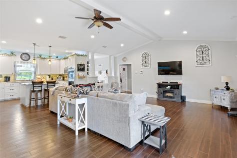 141 Eagle Point Cove Kingsland TX 78639