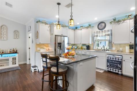 141 Eagle Point Cove Kingsland TX 78639