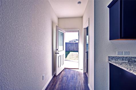 125 Woodpecker Run Jarrell TX 76537