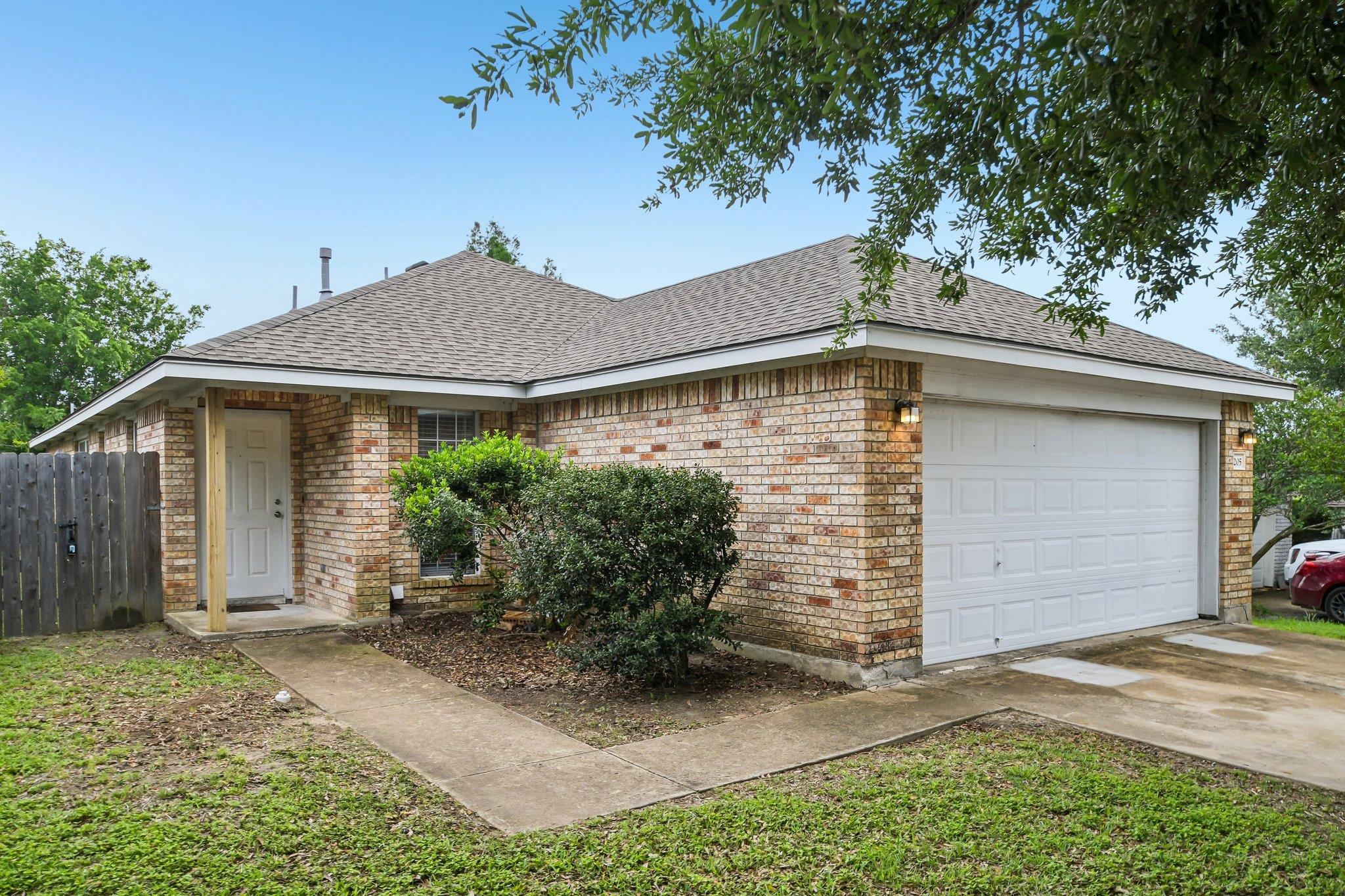 205 Cavalry Trail Elgin TX 78621