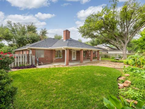 1304 Sagewood Drive Taylor TX 76574