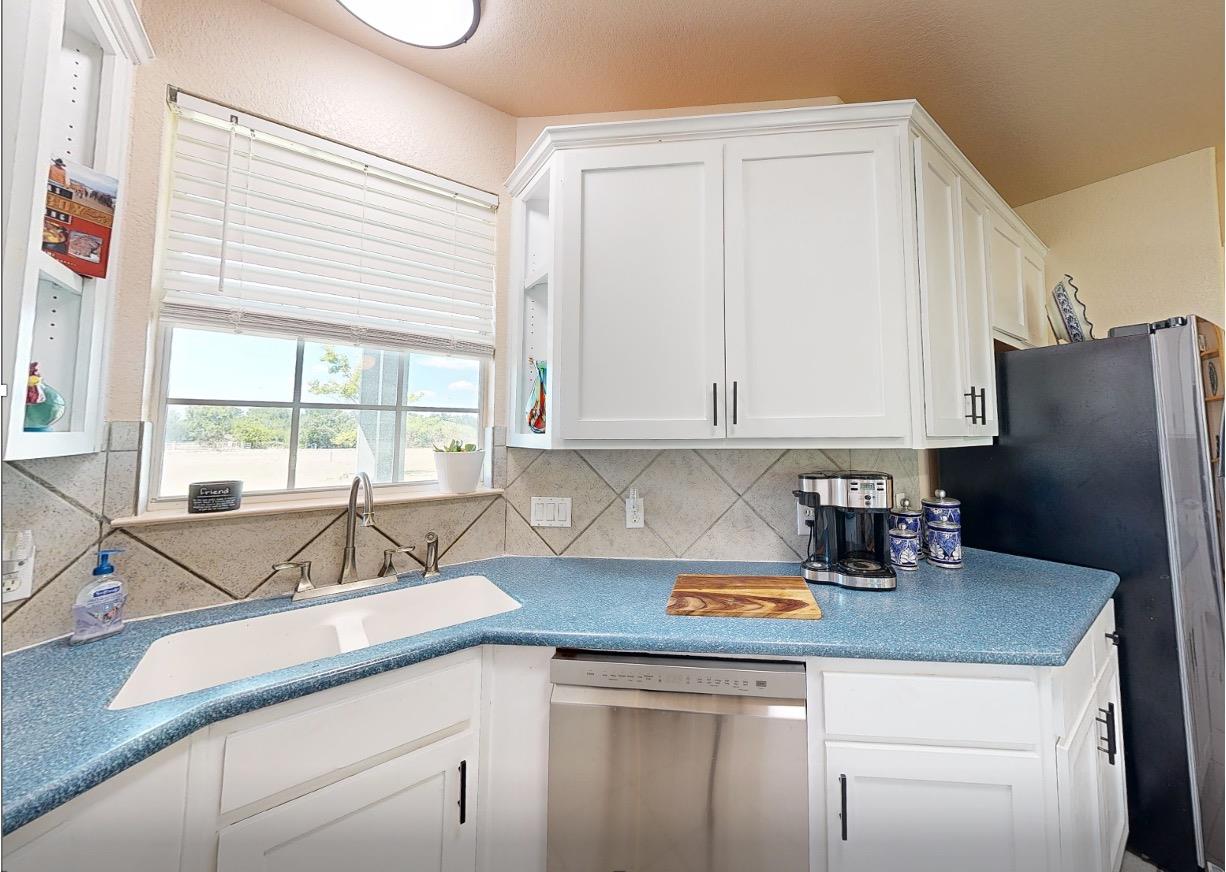 913 County Road 220 Florence TX 76527