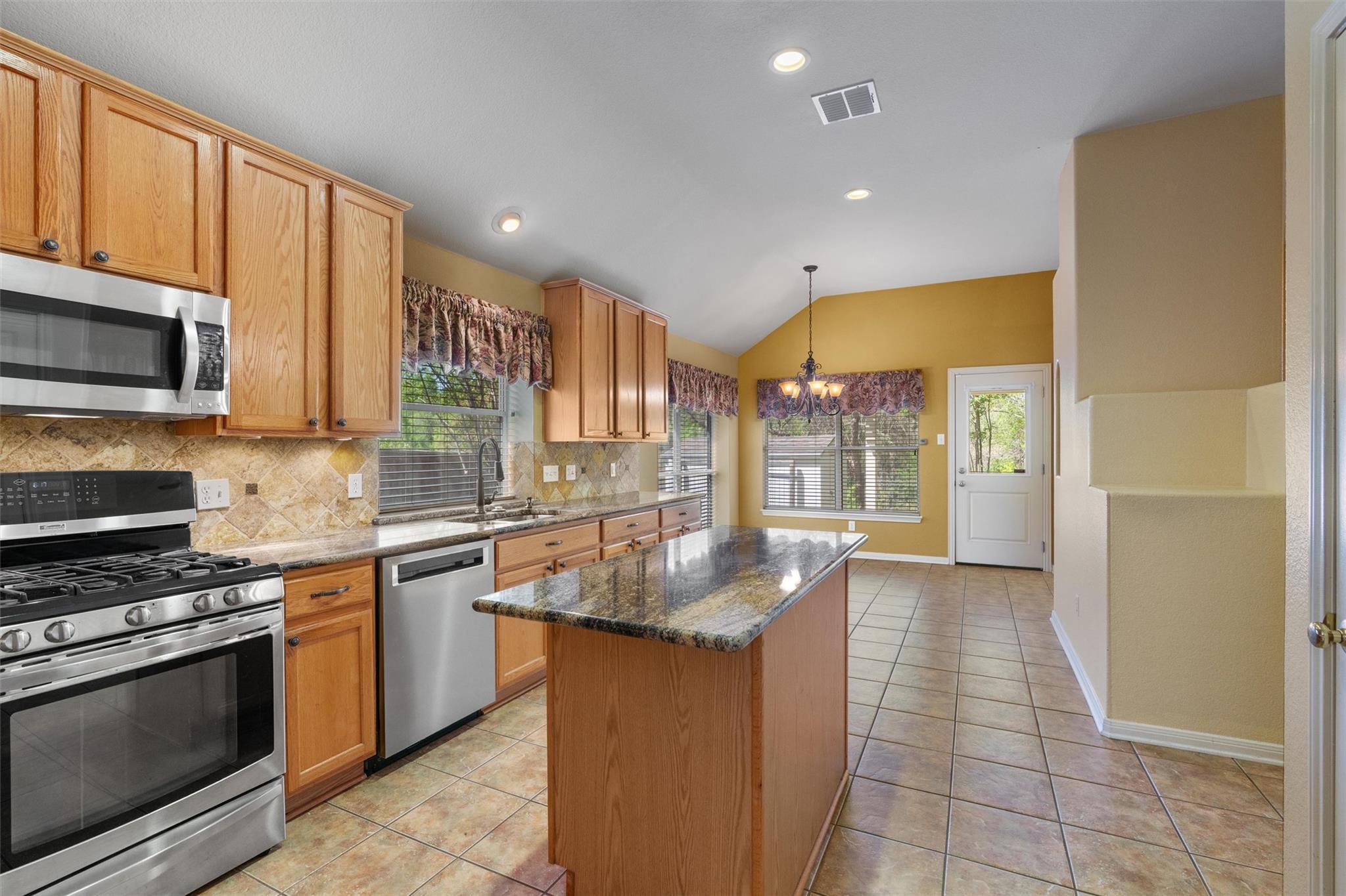 6814 Thistle Hill Way Austin TX 78754