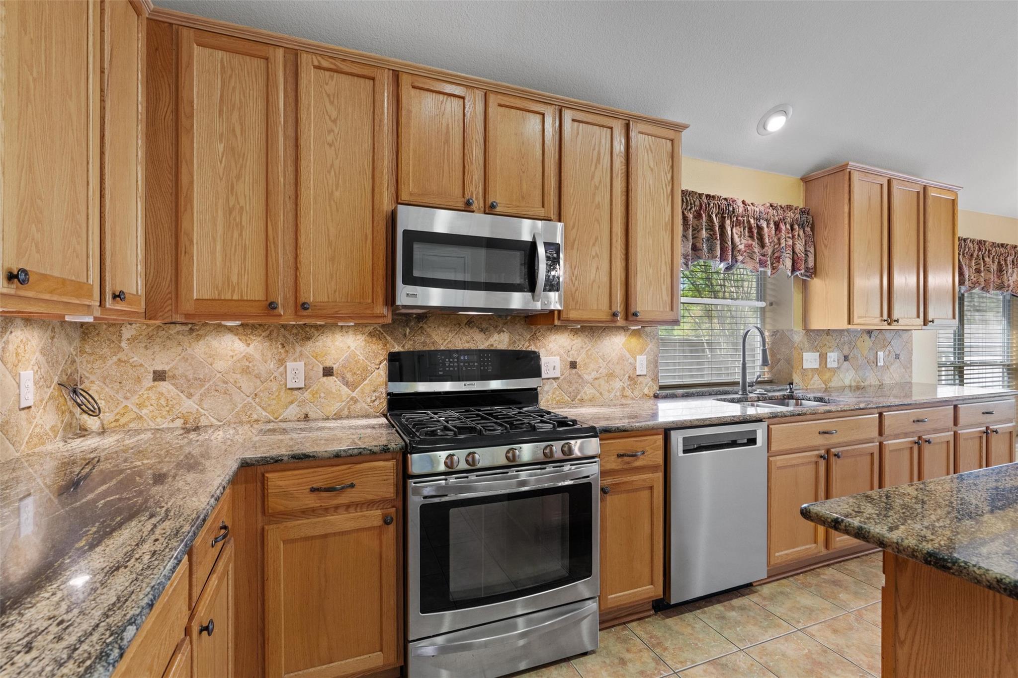 6814 Thistle Hill Way Austin TX 78754