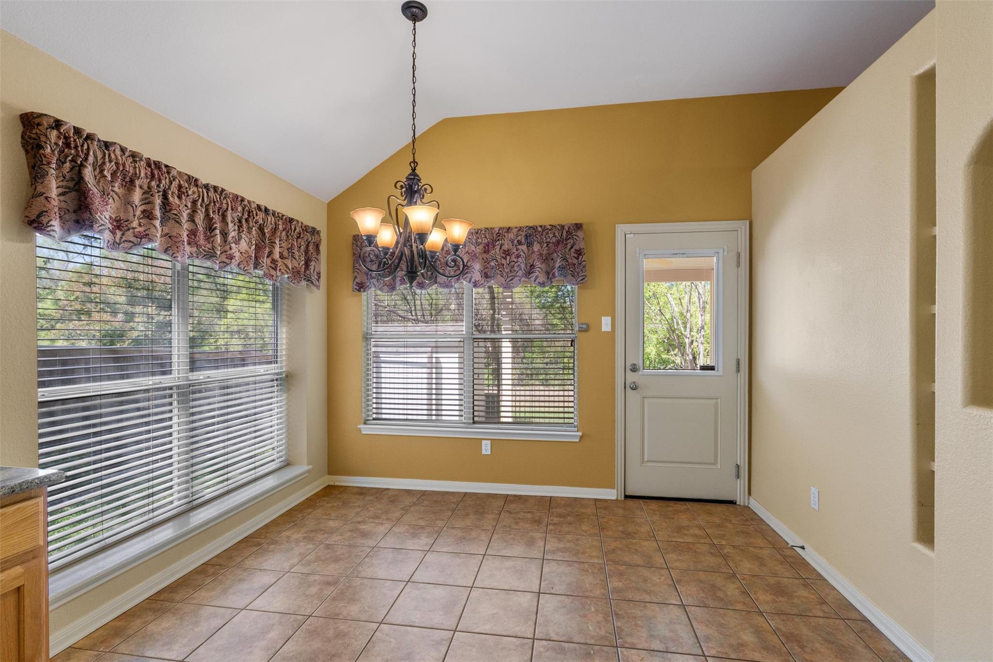6814 Thistle Hill Way Austin TX 78754
