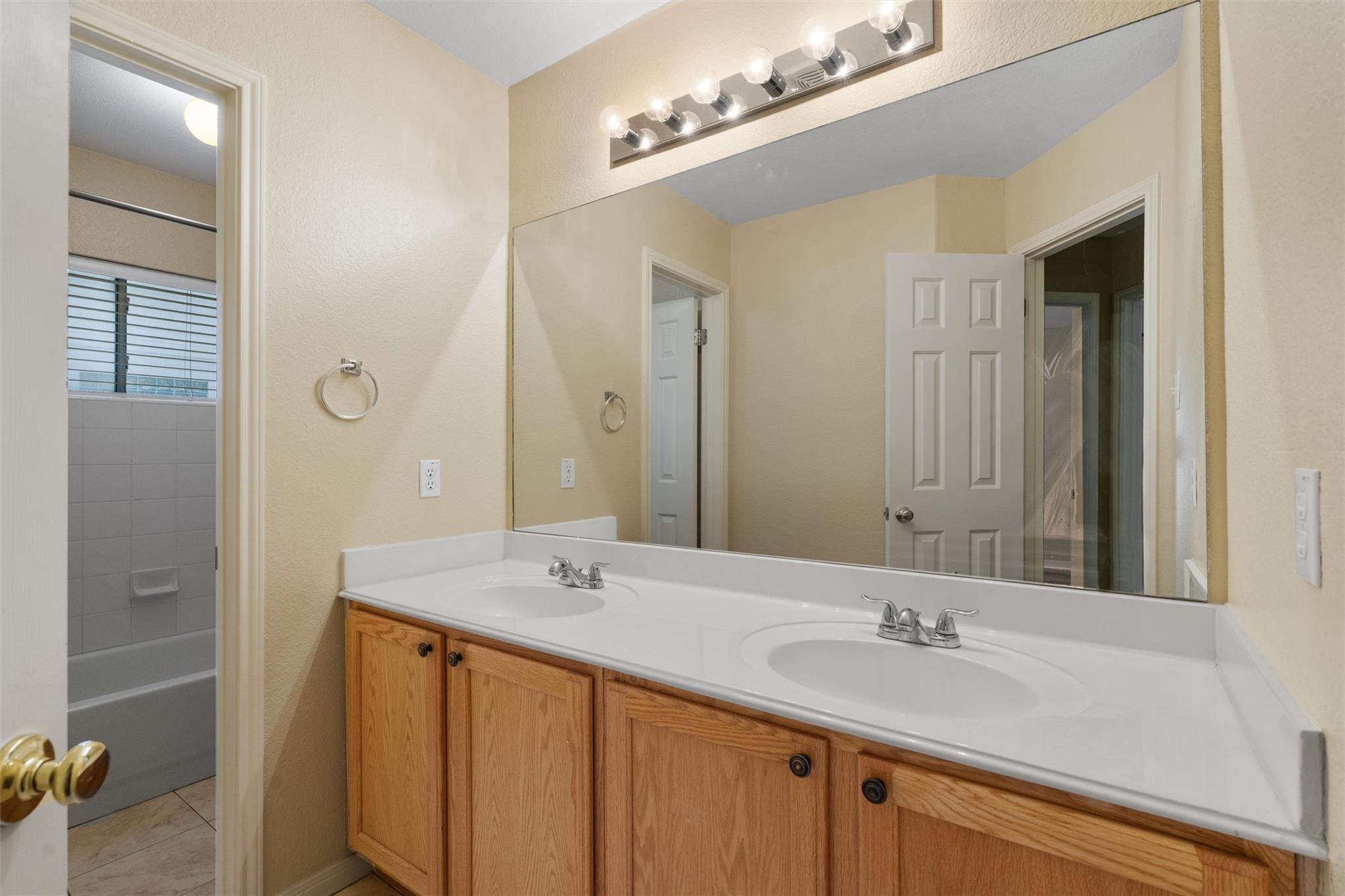 6814 Thistle Hill Way Austin TX 78754