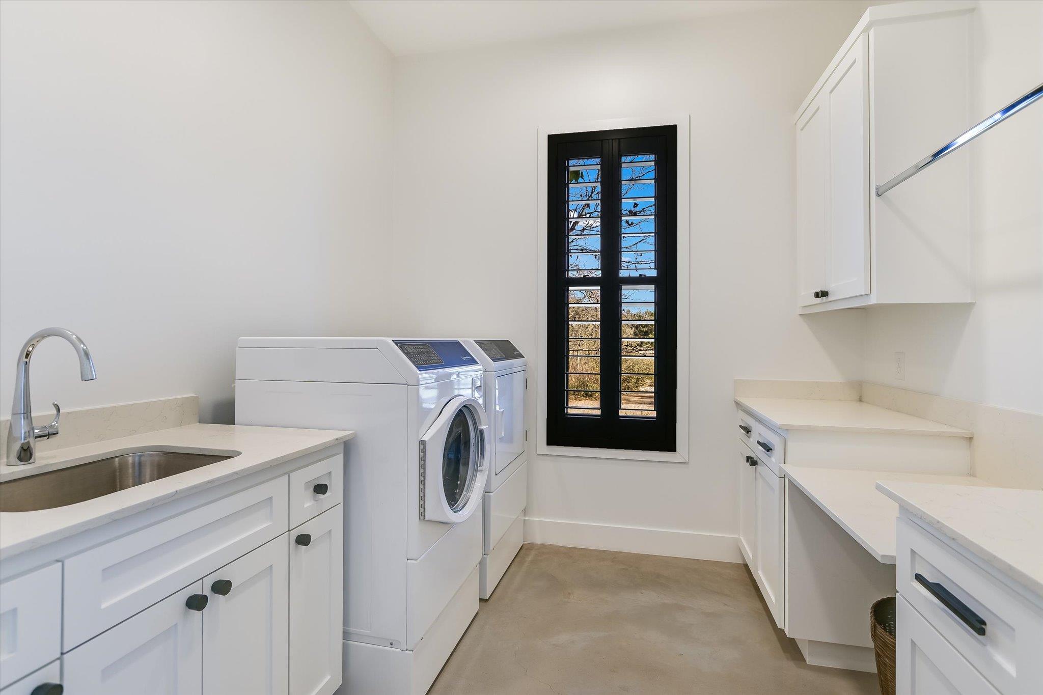 343 Pug Rippy Road Dripping Springs TX 78620