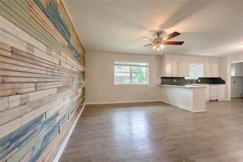 705 S La Grange Street Flatonia TX 78941