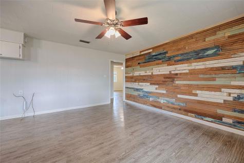 705 S La Grange Street Flatonia TX 78941