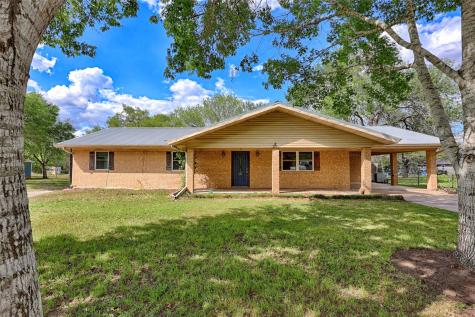 705 S La Grange Street Flatonia TX 78941