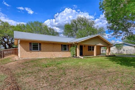705 S La Grange Street Flatonia TX 78941