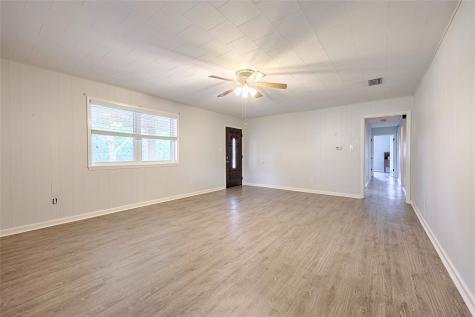 705 S La Grange Street Flatonia TX 78941