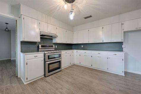 705 S La Grange Street Flatonia TX 78941