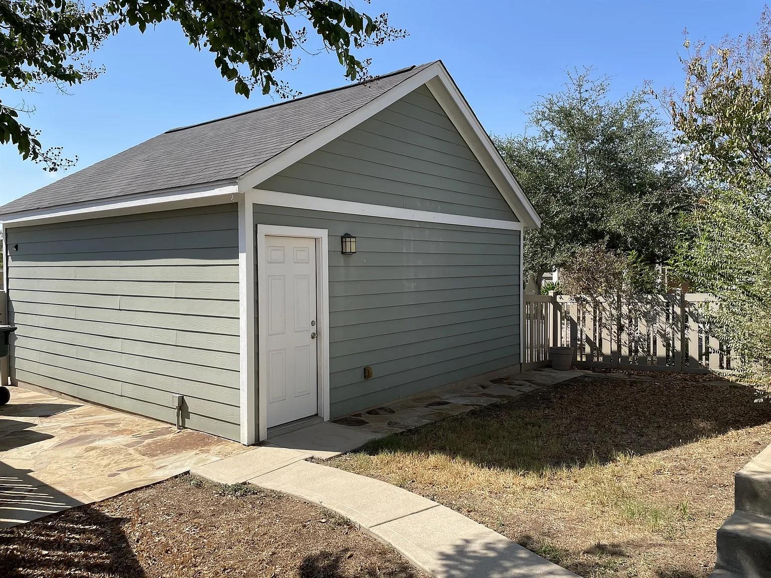 5136 Hellman Kyle TX 78640