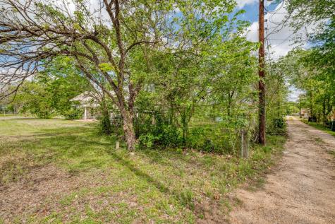 701 NE 1st Street Smithville TX 78957