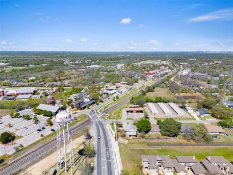 410 Village Lane Buda TX 78610