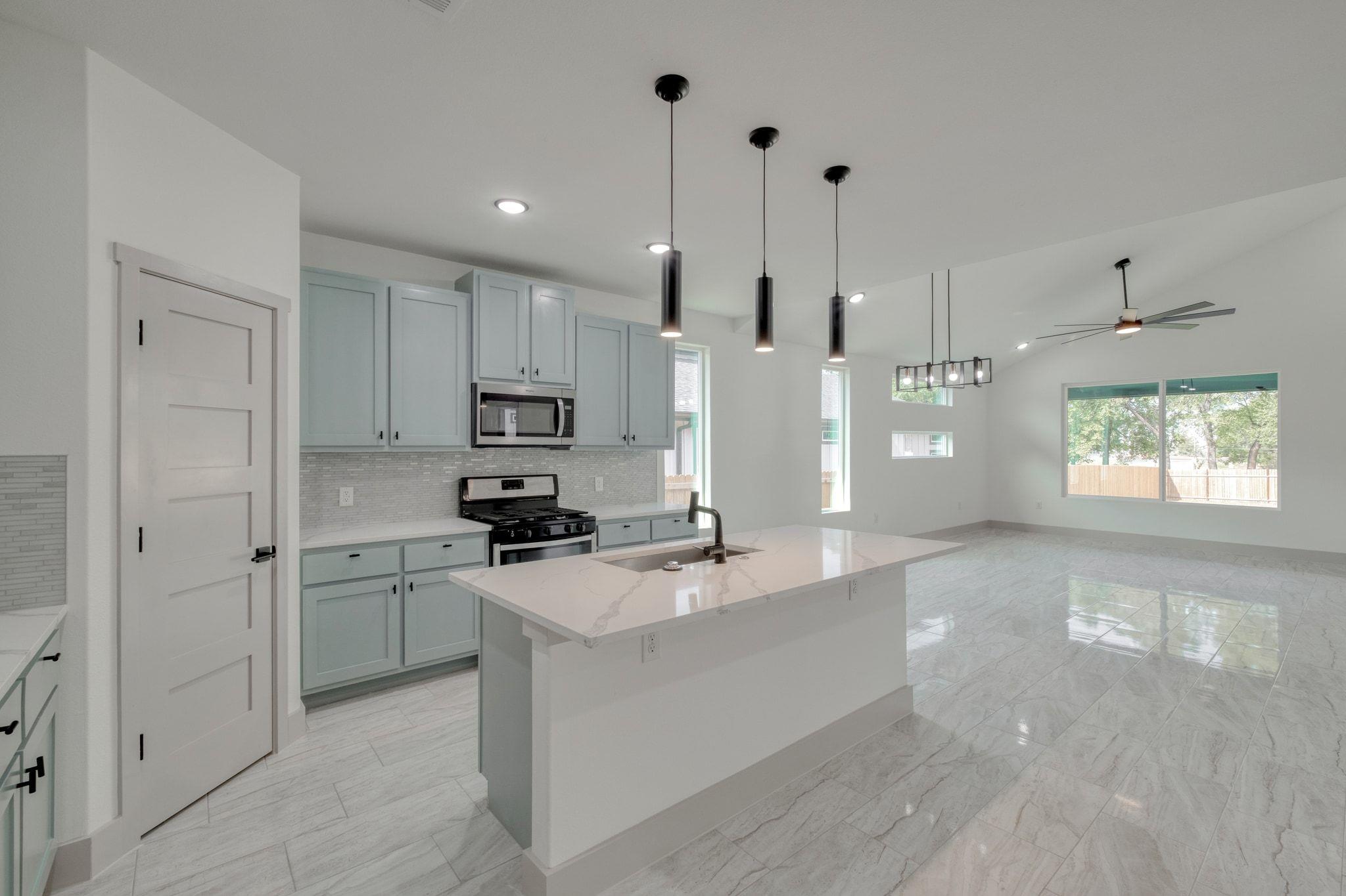 202 Washington Street Elgin TX 78621