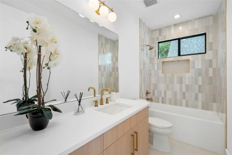 2208 Montclaire Street Austin TX 78704
