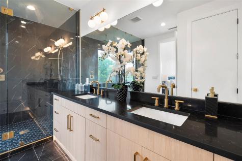 2208 Montclaire Street Austin TX 78704