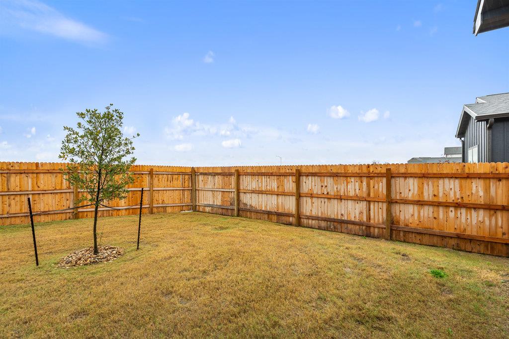 2027 Applewood Drive Lockhart TX 78644