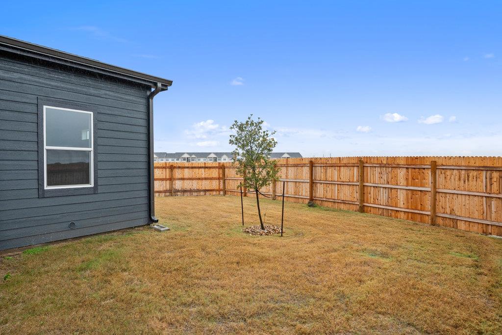 2027 Applewood Drive Lockhart TX 78644
