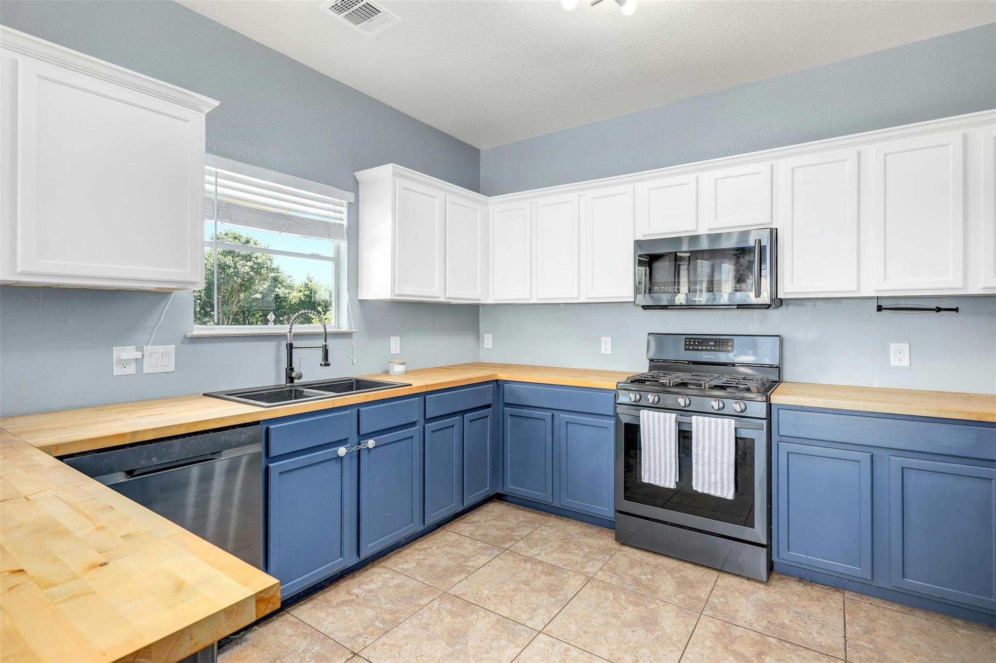 812 La Crema Court Leander TX 78641