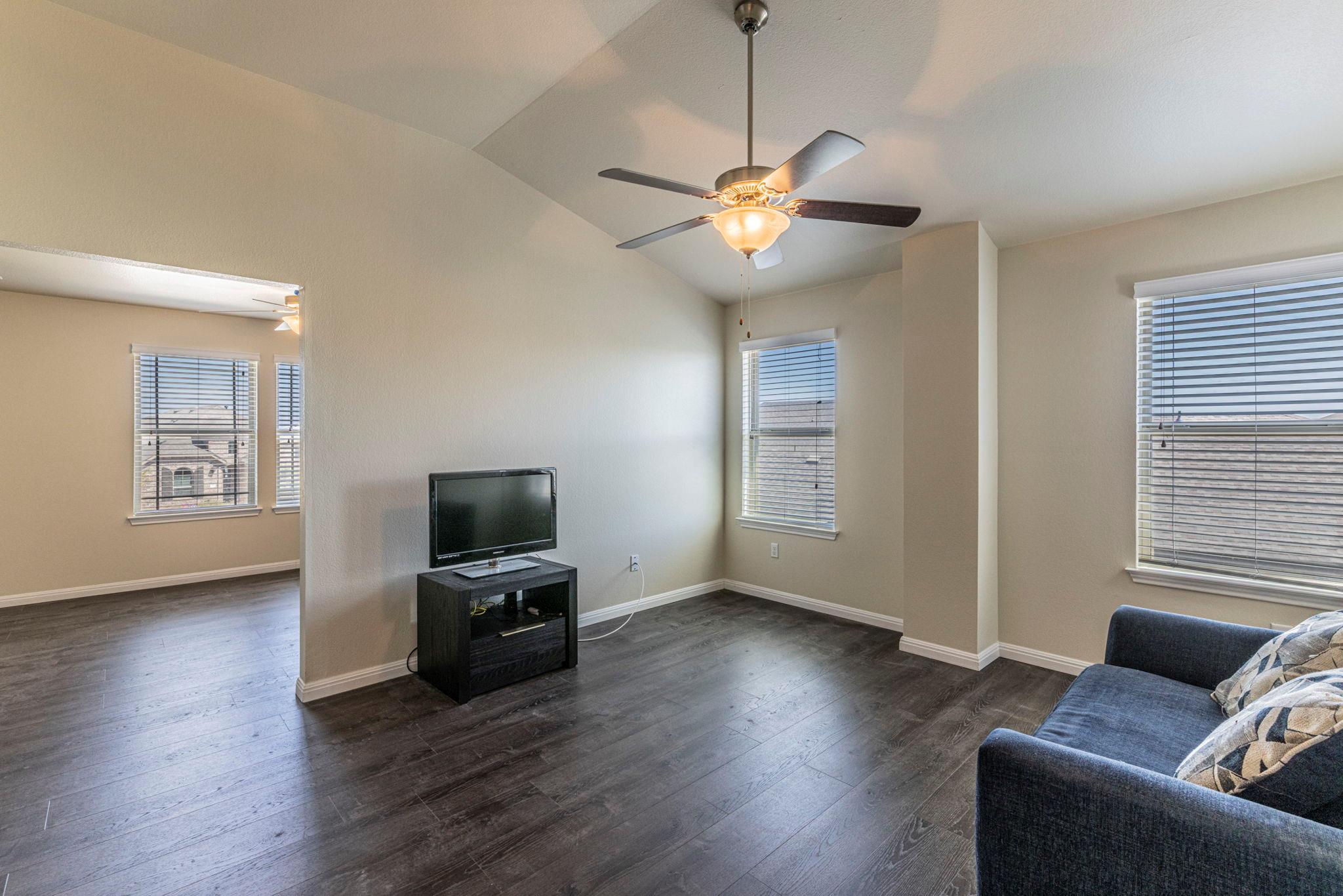 762 Nautical Loop Kyle TX 78640