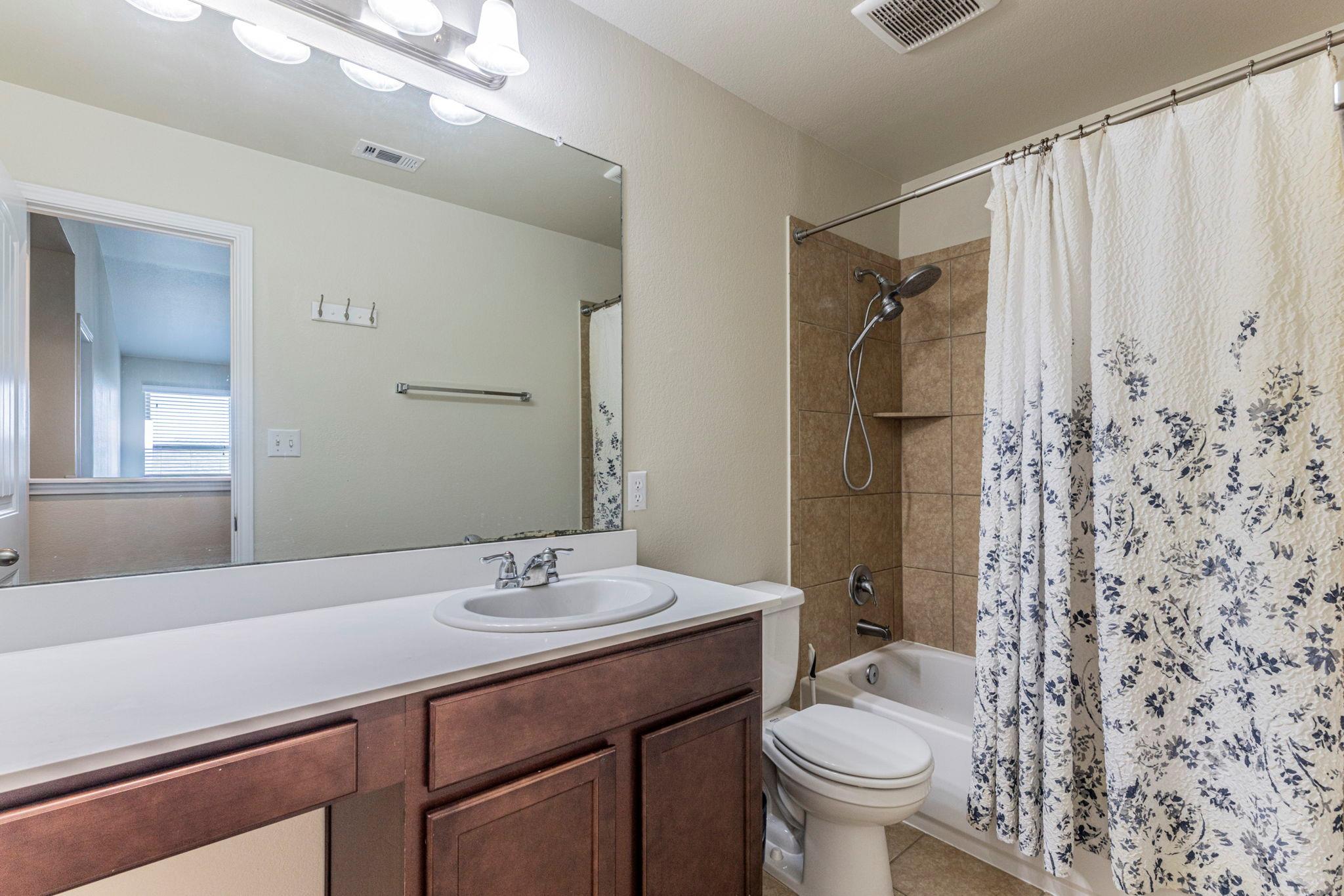 762 Nautical Loop Kyle TX 78640