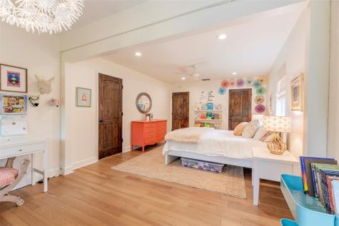 8800 Golden Rain Cove Austin TX 78735