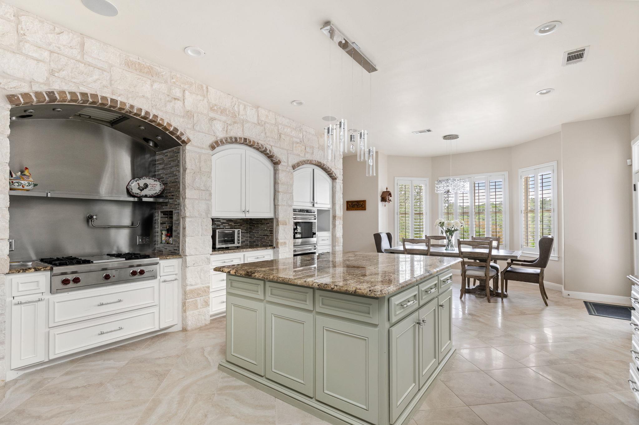 805 Brooks Hollow Road Lakeway TX 78734