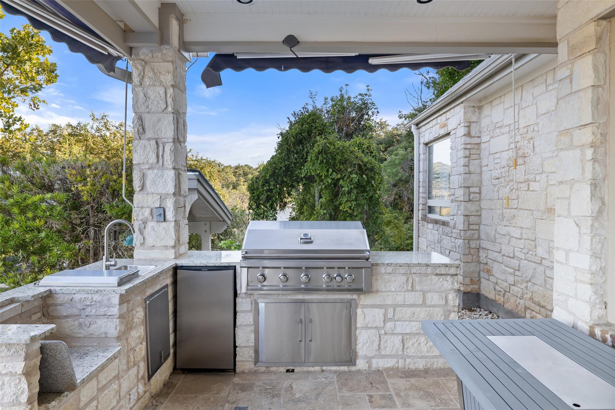 805 Brooks Hollow Road Lakeway TX 78734