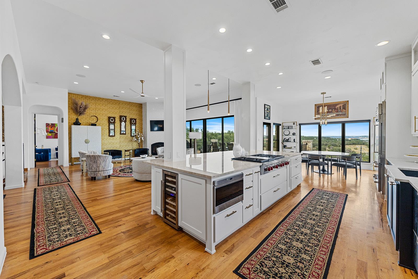 20516 Queen Bee Lane Spicewood TX 78669