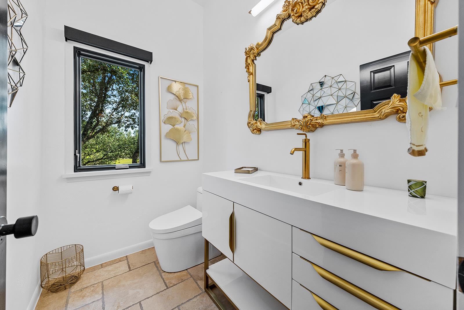 20516 Queen Bee Lane Spicewood TX 78669