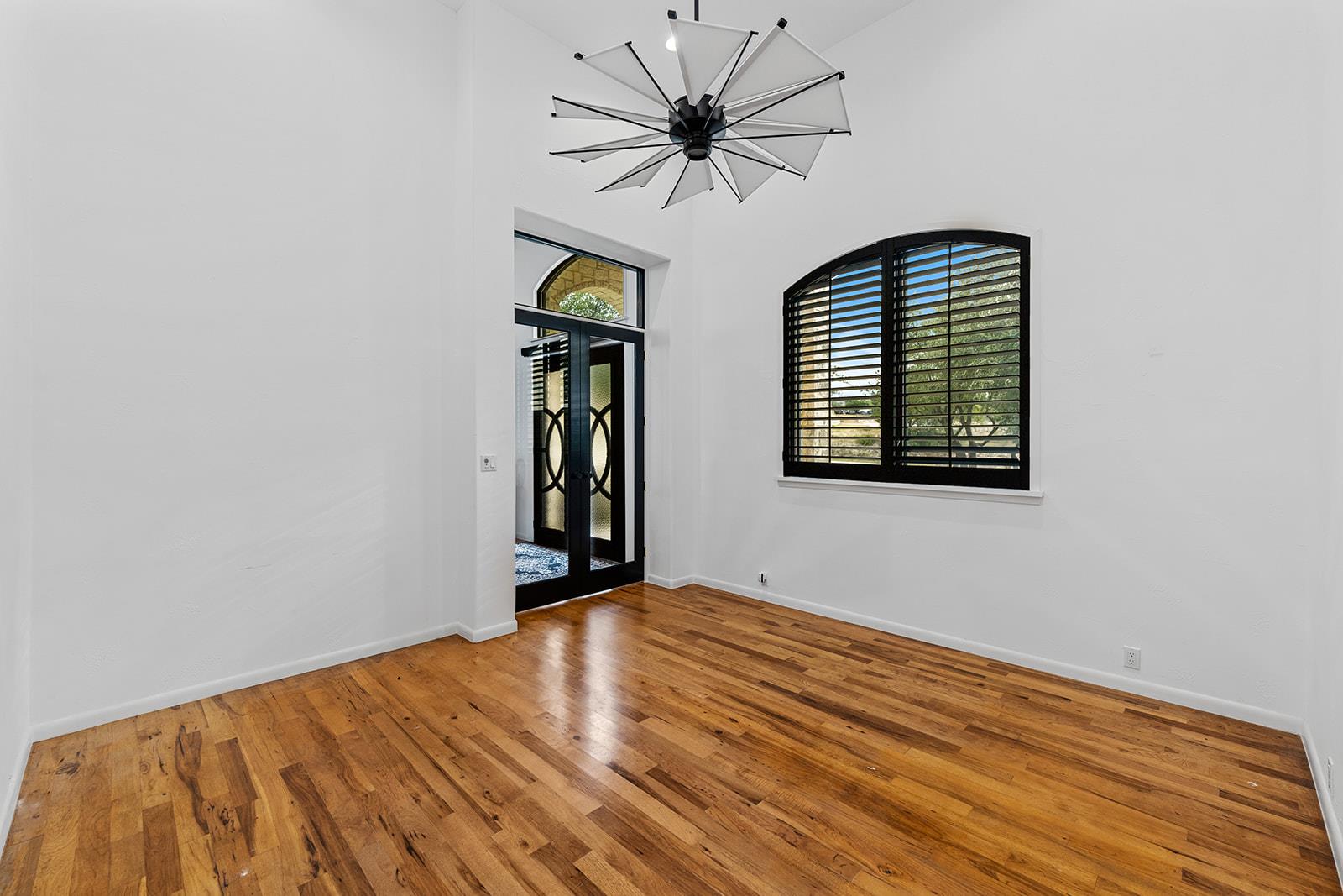 20516 Queen Bee Lane Spicewood TX 78669