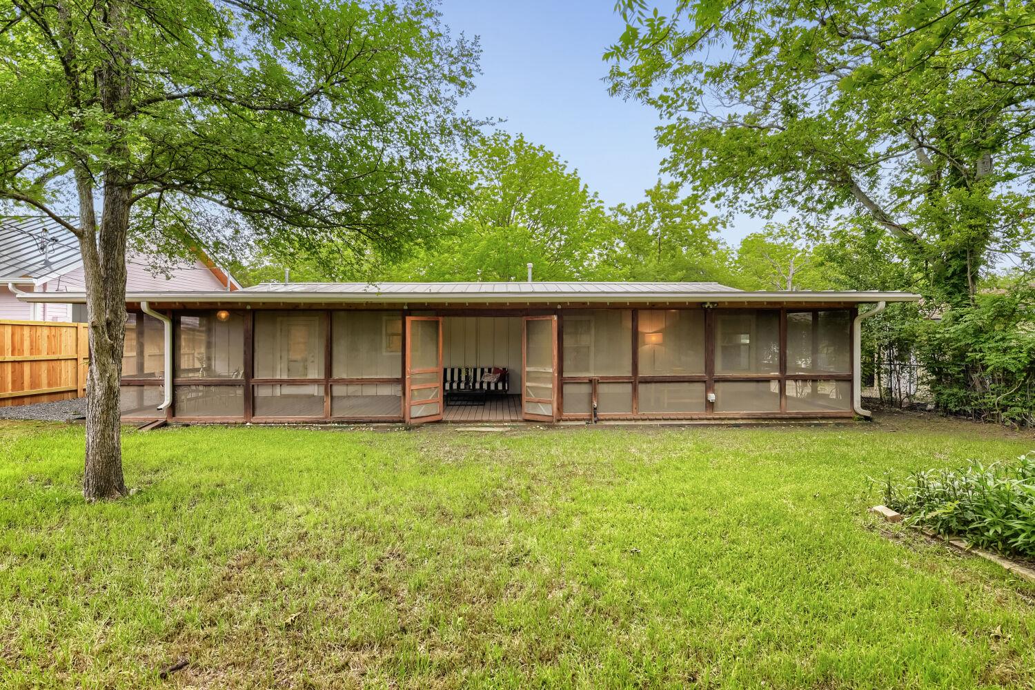 1109 Fieldcrest Drive Austin TX 78704