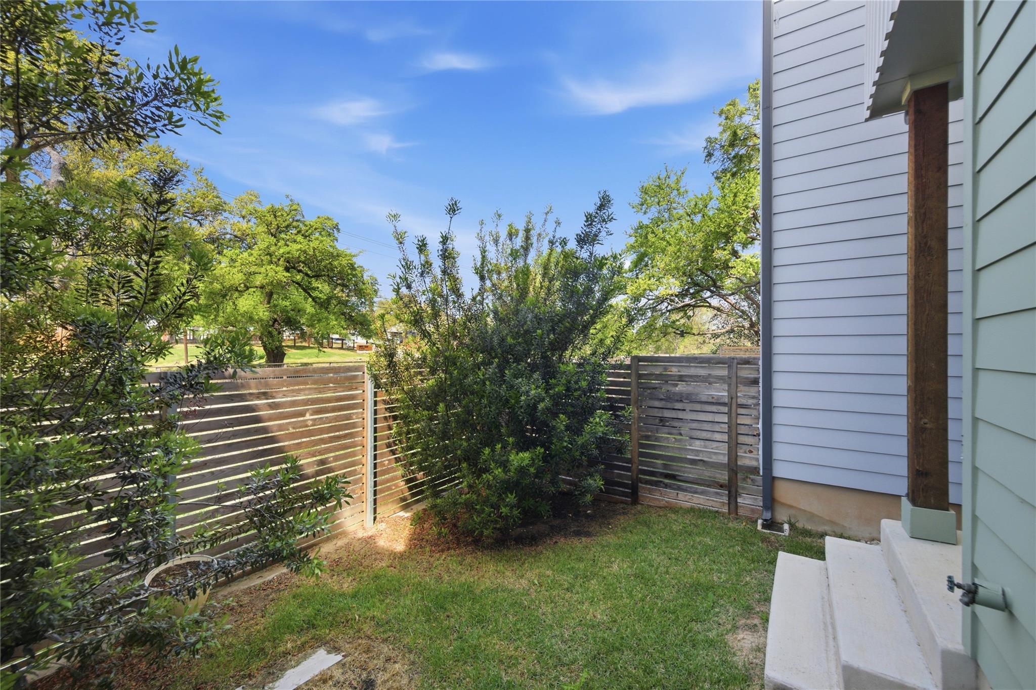 814 N Bluff Drive Austin TX 78745