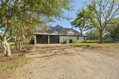28 Country Oaks Drive Buda TX 78610