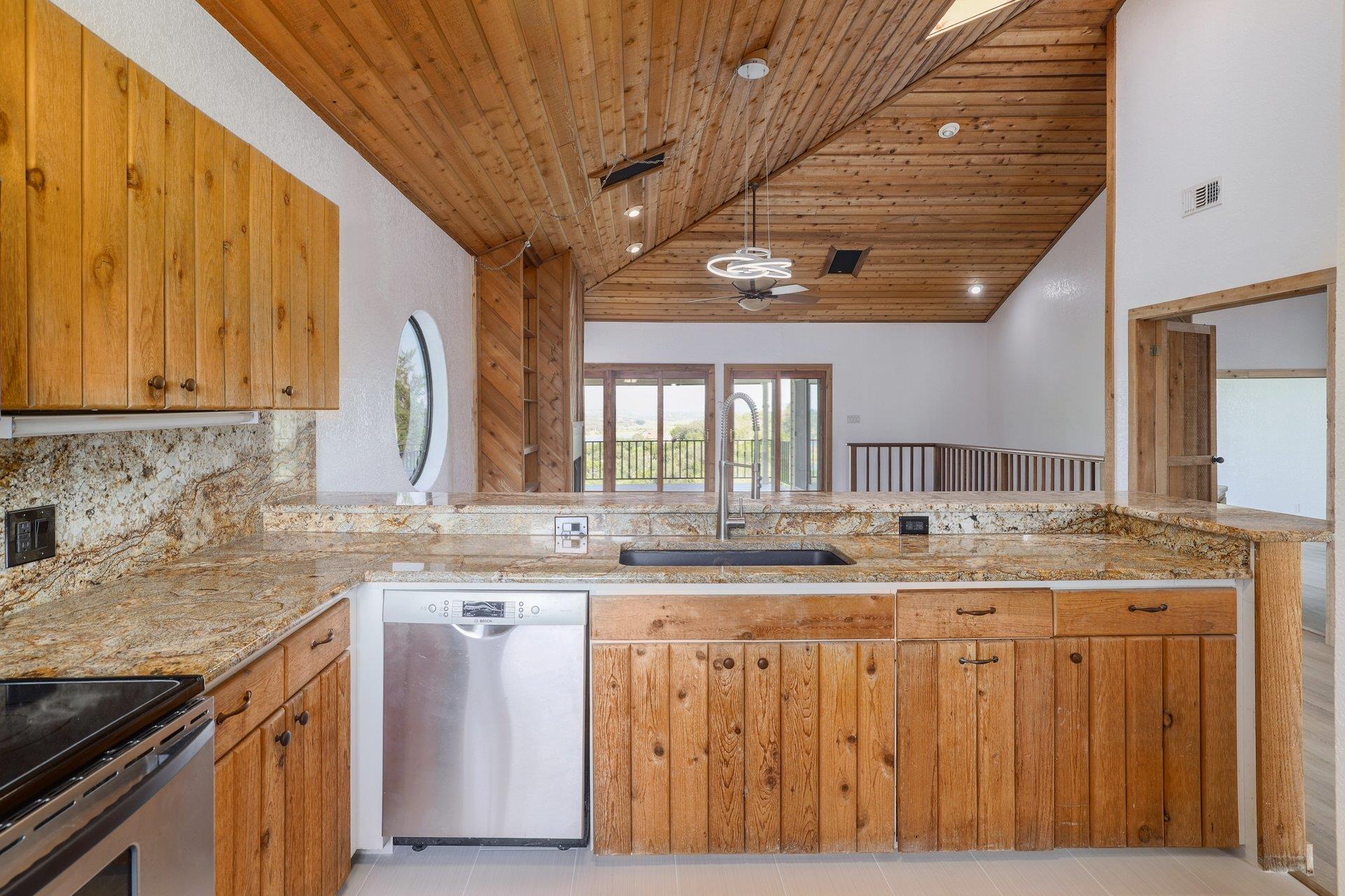 313 Kendall Road Spicewood TX 78669