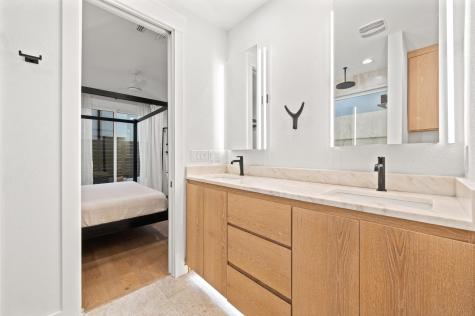 2104 E 2nd Street Austin TX 78702