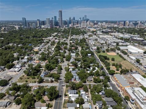 2104 E 2nd Street Austin TX 78702