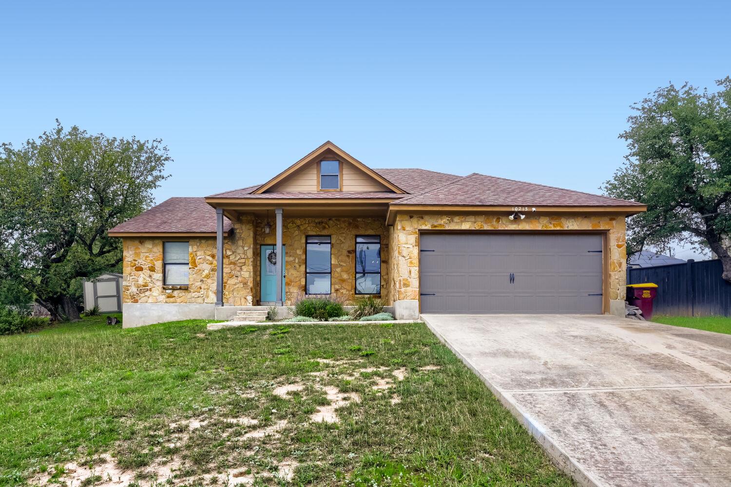 10213 Thomas Lane Dripping Springs TX 78620
