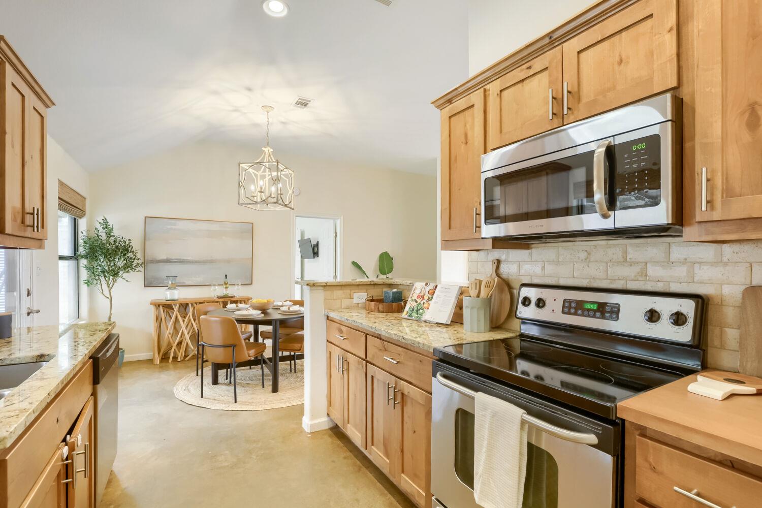 10213 Thomas Lane Dripping Springs TX 78620