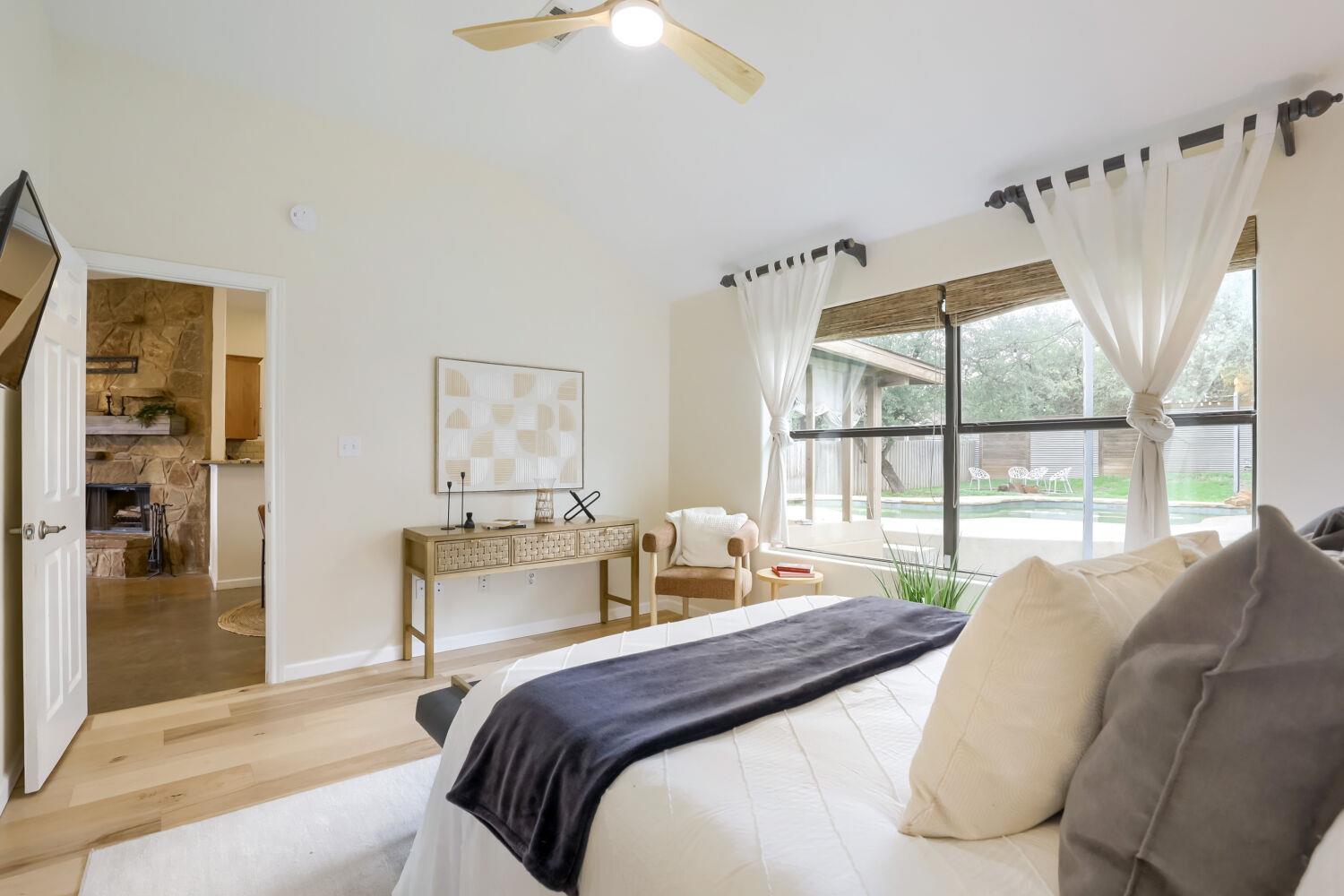 10213 Thomas Lane Dripping Springs TX 78620