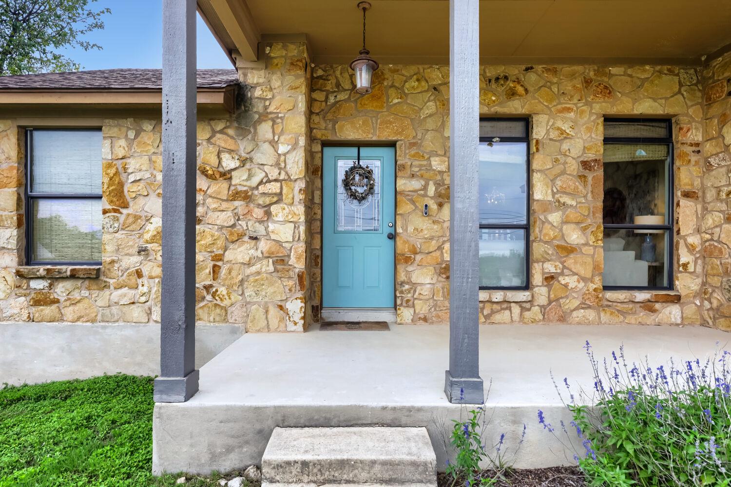 10213 Thomas Lane Dripping Springs TX 78620