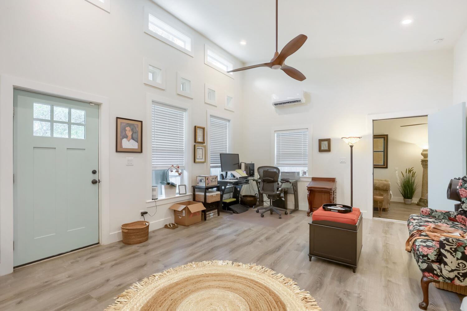 10213 Thomas Lane Dripping Springs TX 78620