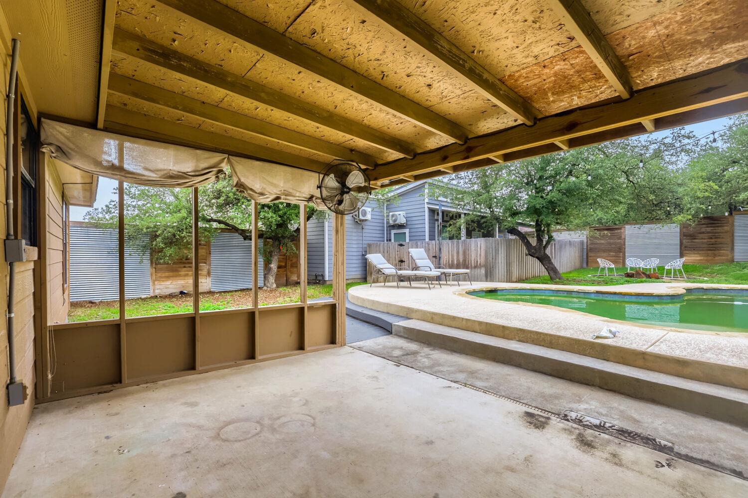 10213 Thomas Lane Dripping Springs TX 78620